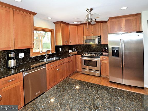 4th image of 1118 Priscilla Ln