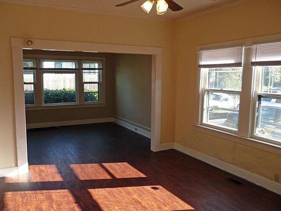 Living Rm / Dining Rm
