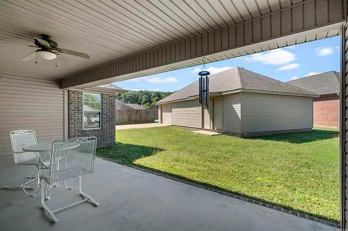 3 bed, 1713 sqft, $1,950 — Photo 3