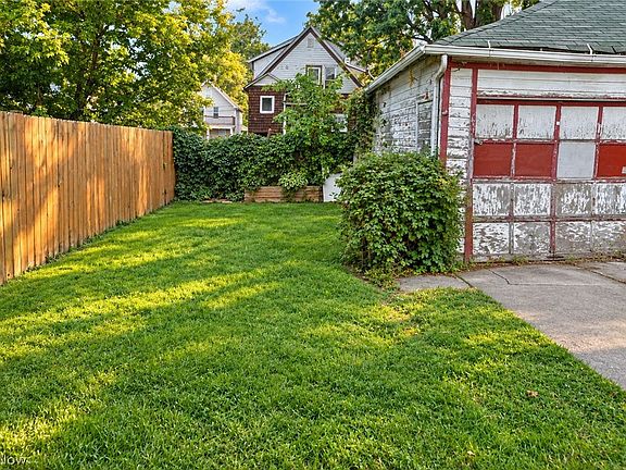 5th image of 3556 W 66th St