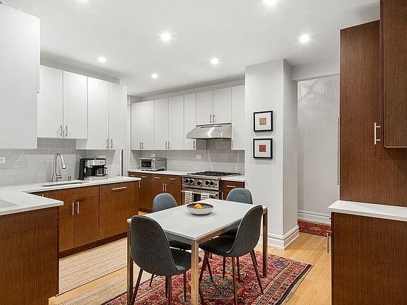 2nd image of 885 W End Ave APT 3D