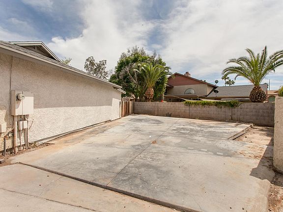 3rd image of 5061 E Dartmouth Cir