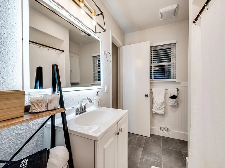 6217 Alpha Rd — Photo 35