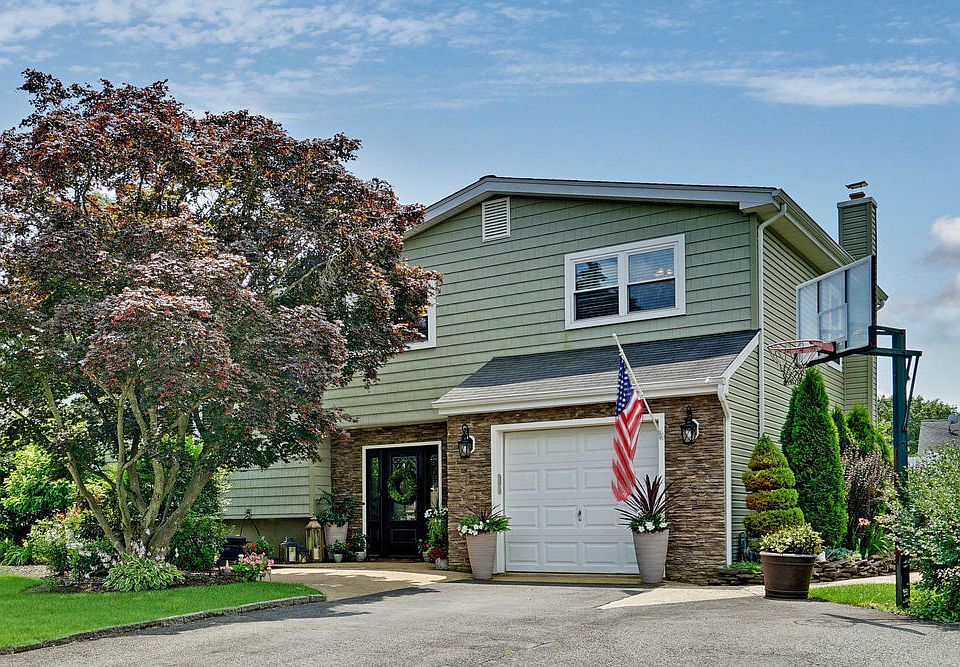 1st image of 111 Westwood Dr
