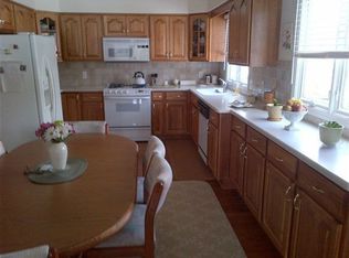 1834 Ledbury Dr, Bloomfield Hills, MI 48304