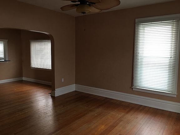 3rd image of 419 Munsee Pl