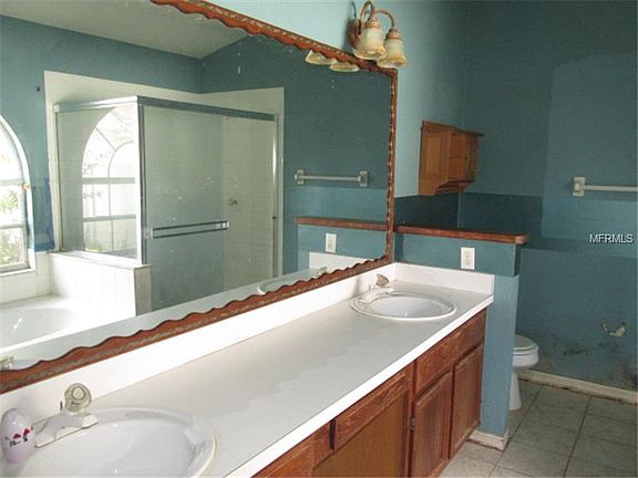 5th image of 117 Country Creek Ln