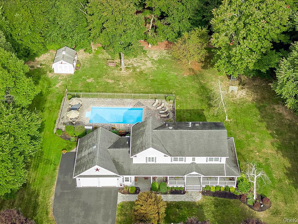1st image of 12 Canterbury Lane