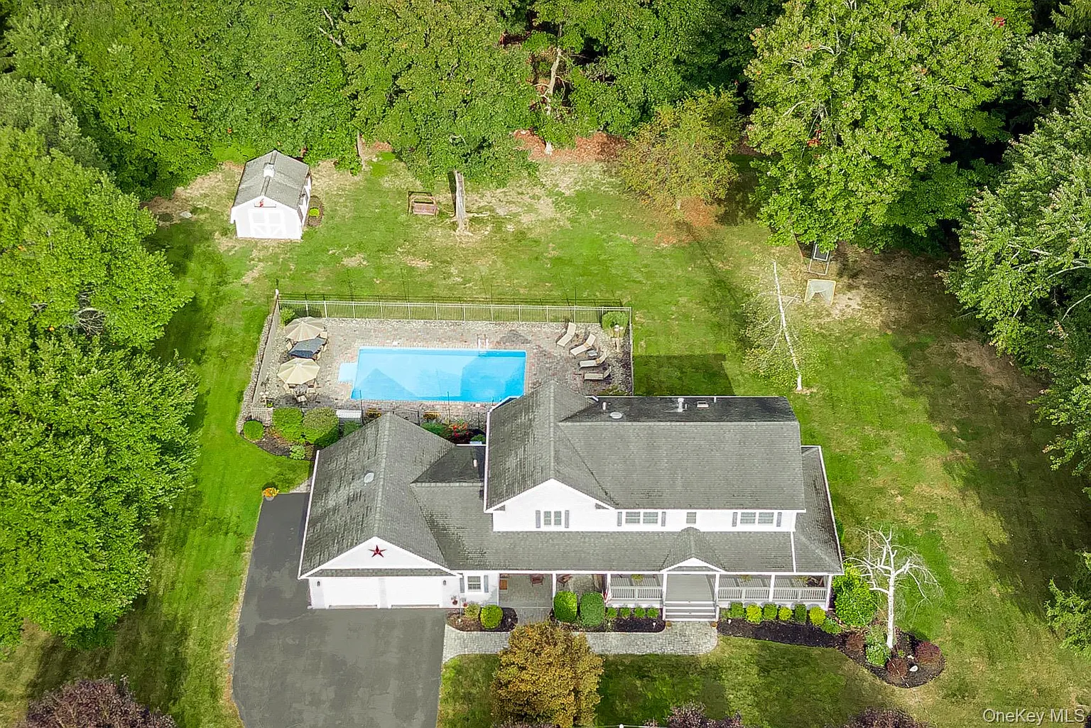 12 Canterbury Lane photo 1