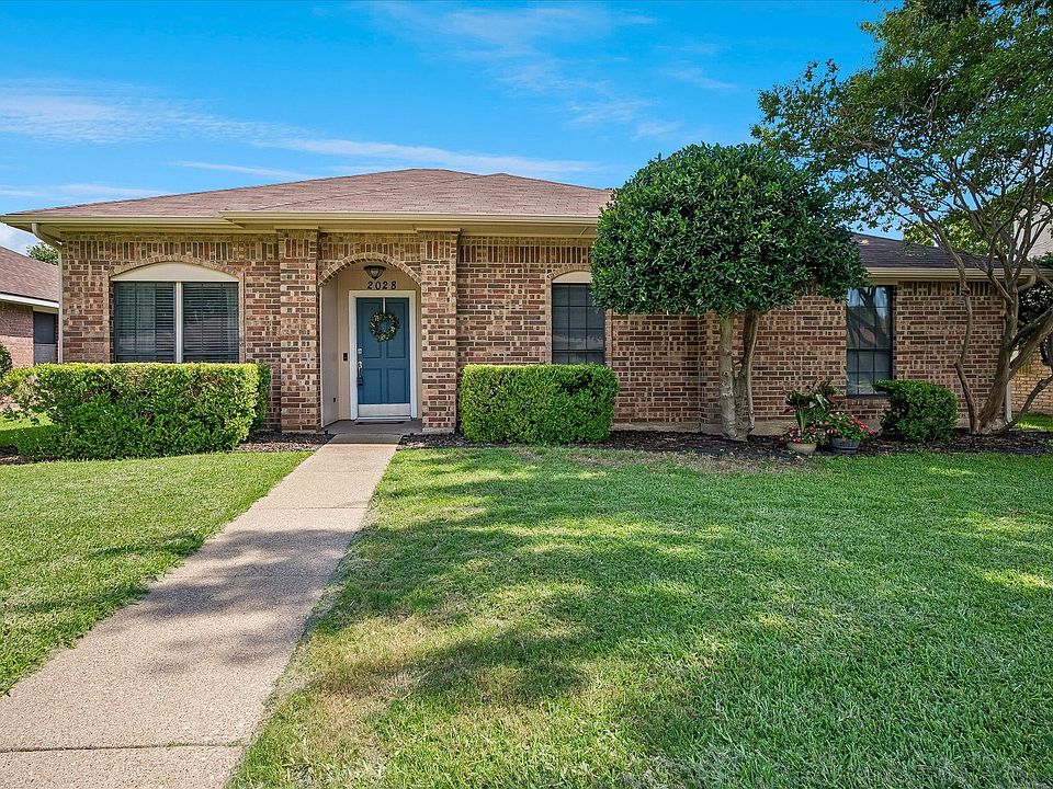 1st image of 2028 Lansdown Dr