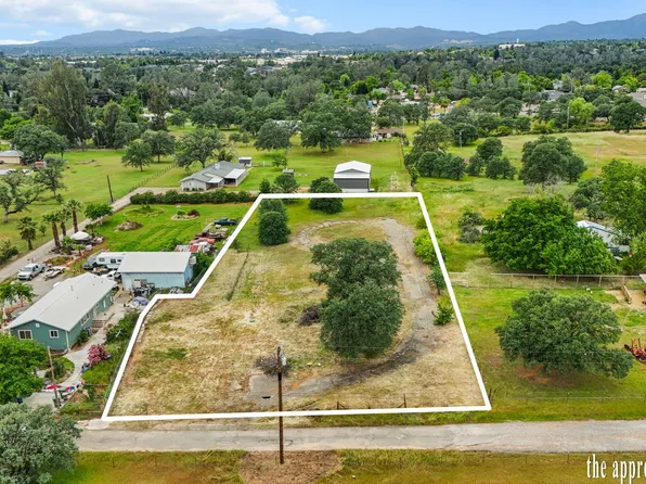 1222 Modoc Ln, Redding, CA 96003