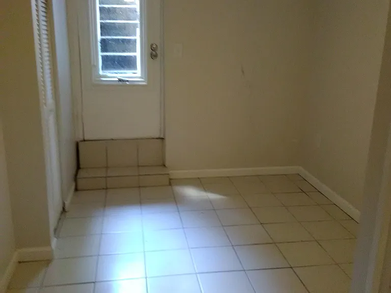 1002 Girard St NW #B — Photo 8