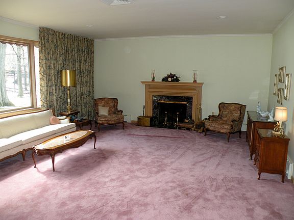 4th image of 9 Blackstone Ave