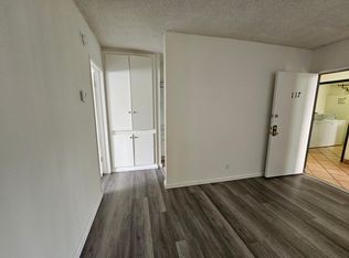 6121 Woodman Ave APT 117, Van Nuys, CA 91401