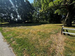 2 Harwood St, Lockport, NY 14094