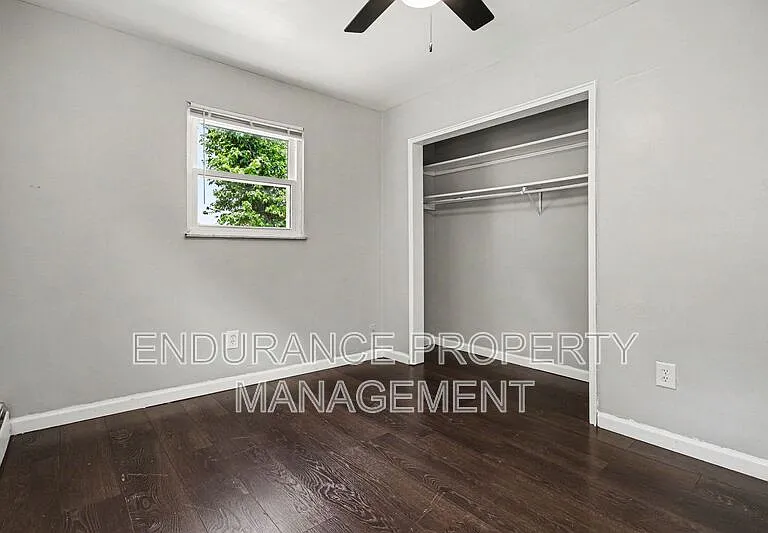 1932 Truitt Ave #2 — Photo 8