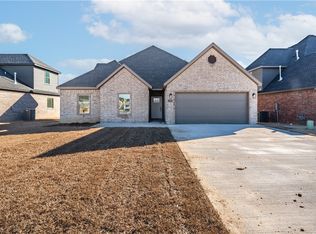 1941 Edgewood Rd, Centerton, AR 72713