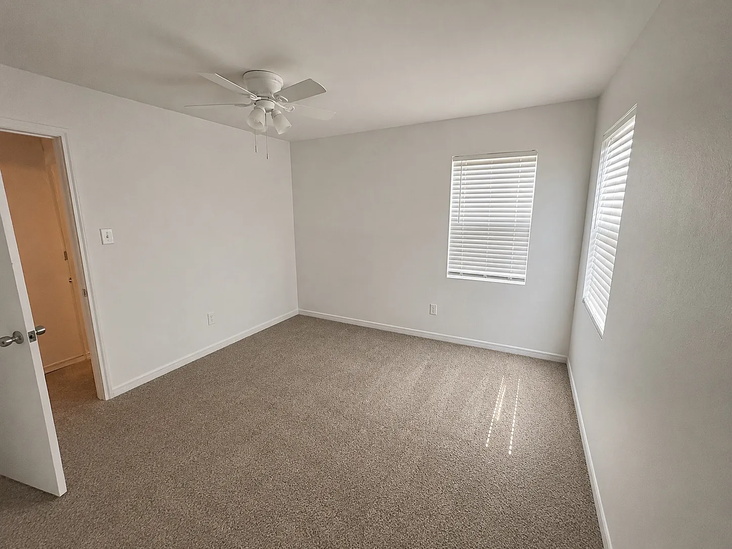 3 bed, 1149 sqft, $2,200 — Photo 3