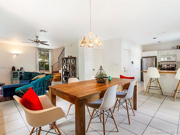 5th image of 2901 Jackson Ave #13