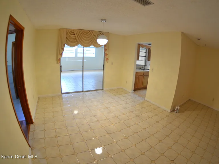 300 Darrow Ave — Photo 9
