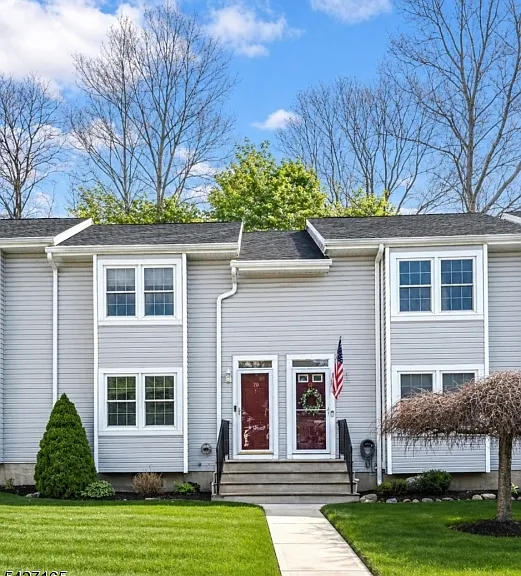 70 Village Dr — Photo 1