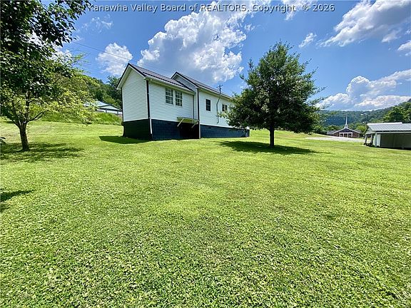 5th image of 391 River Rd