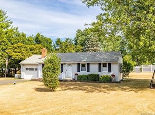 82 Farmstead Dr, South Windsor, CT 06074