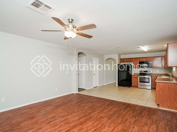 4th image of 10154 W Watkins St