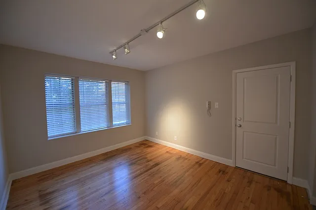2808 S Compton Ave #2S — Photo 8