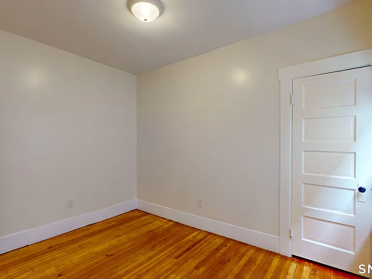 679 Winchester Ave — Photo 11