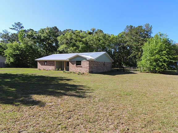 2nd image of 28 Greenleaf Ln