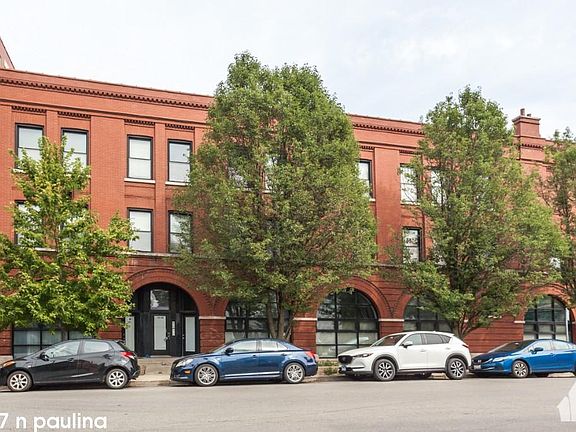 2nd image of 1707 N Paulina St #1617