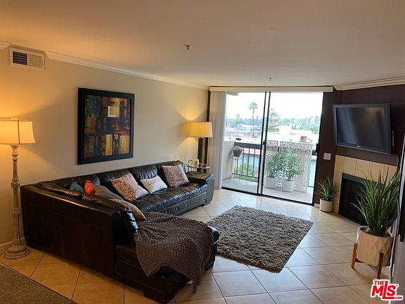 4th image of 7320 Hawthorn Ave APT 303