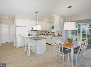 842 Dawn Ln, Williamstown, NJ 08094