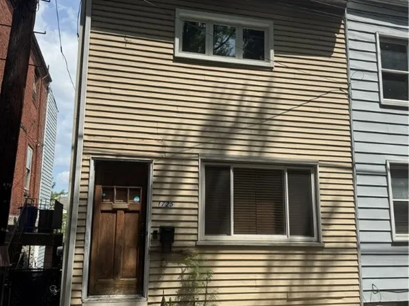 1725 Edwards Way S, Pittsburgh, PA 15203