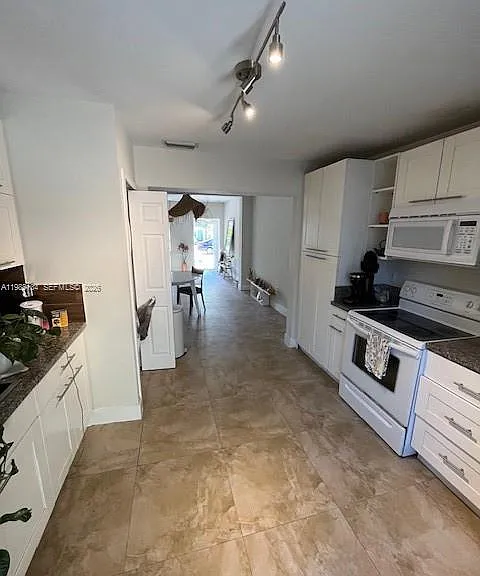 175 NW 121st St — Photo 7
