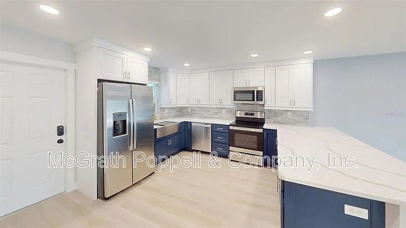 2 bed, 1.0 bath, 1041 sqft, $2,450 — Photo 4