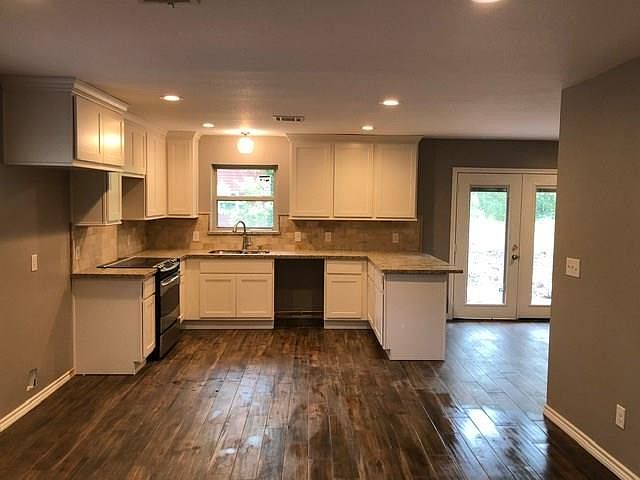 1st image of 7818 Bayou Dr