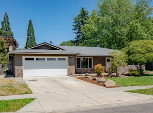 1987 Camellia Ave, Medford, OR