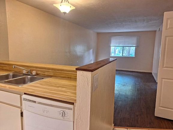2nd image of 109 SE 16th Ave APT Q101