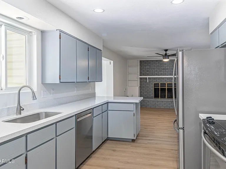 1303 W Devonshire St #1 — Photo 5