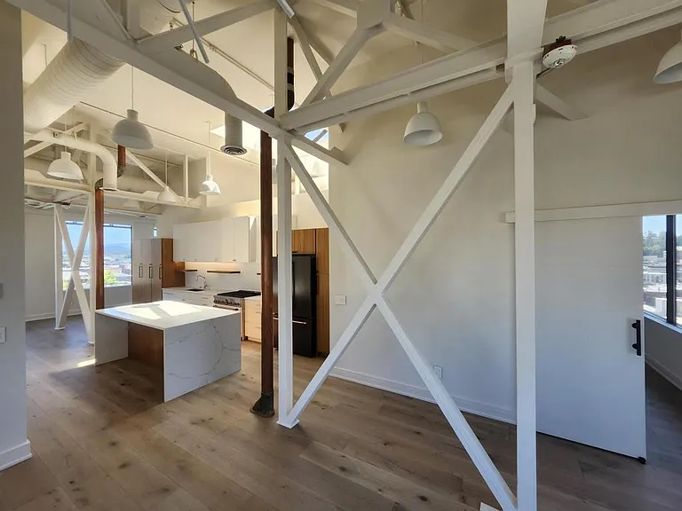 515 W Sprague Ave — Photo 18