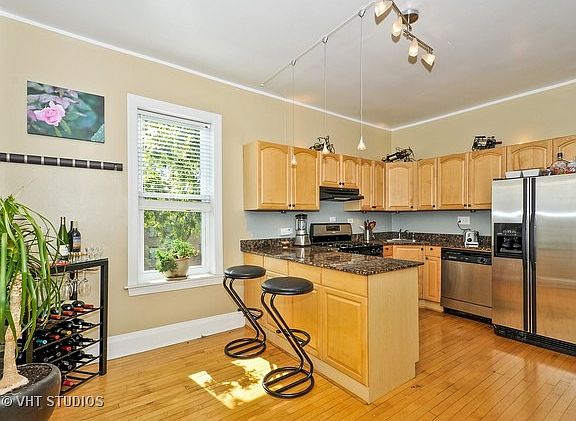 5th image of 1907 N Whipple St #3