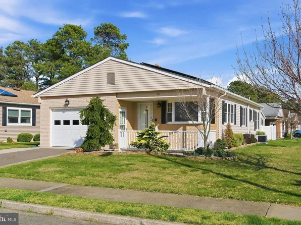 55 Woodstock Dr, Toms River, NJ 08757