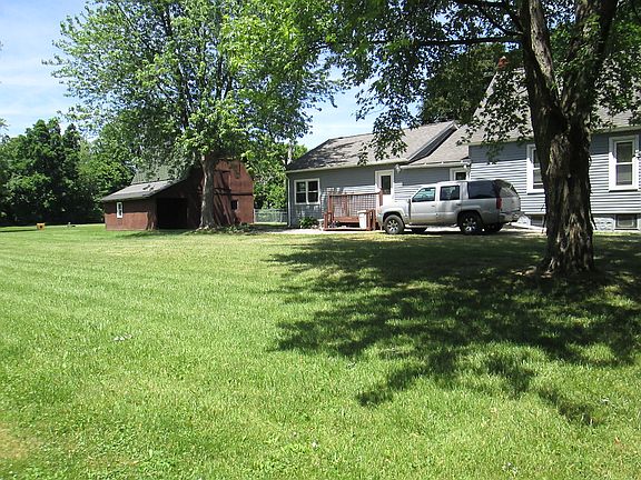 2nd image of 2036 Yeager St