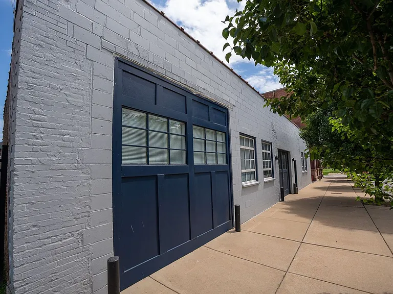 3305 Park Avenue — Photo 3