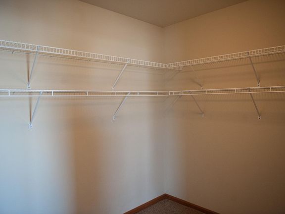 5th image of 231 S Sawyer St Unit 1