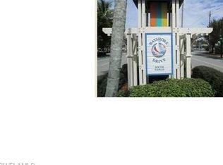 3061 Pine Tree Dr, Naples, FL 34112