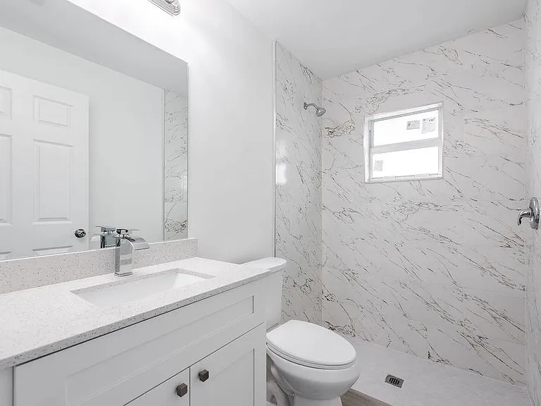3018 SE Iris St — Photo 9