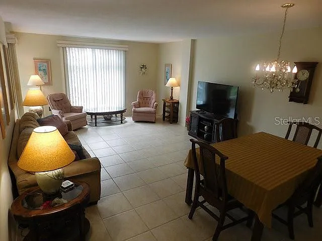 1 bed, 1.5 bath, 855 sqft, $4,500 — Photo 3